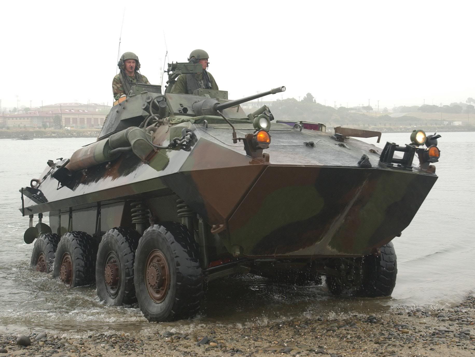 Tapety na pulpit Pojazdy wojskowe Transporter opancerzony Wojska