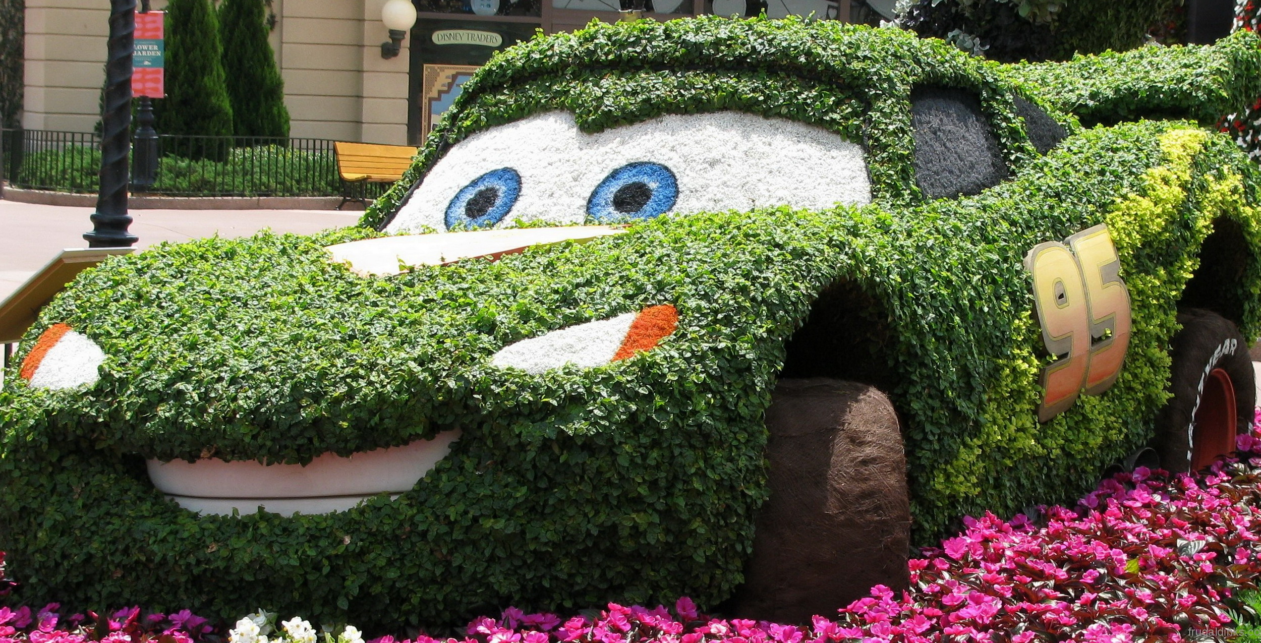 Beaucoup France Cars : Quatre Roues Parc Walt Disney voiture, automobile, fleur, parcs Fleurs Dessins animés Voitures