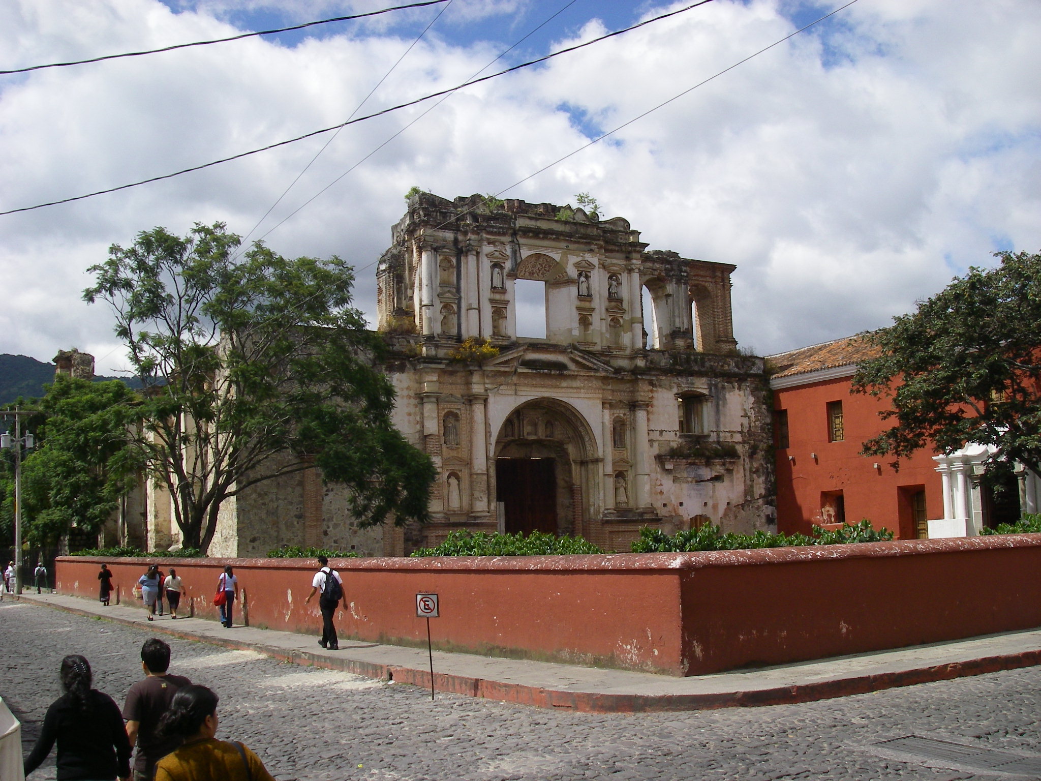Achtergronden bureaublad Monument_Antigua_Guatemala Steden Beroemde gebouwen 2048x1536 een stad