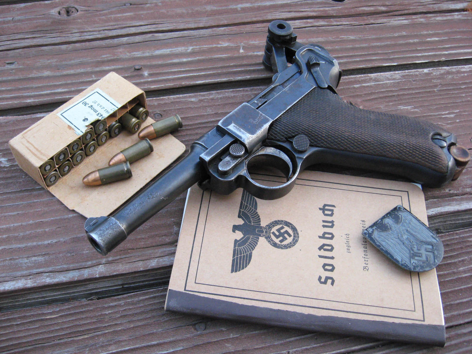 Bakgrunnsbilder til skrivebordet pistol Militærvesen Pistoler