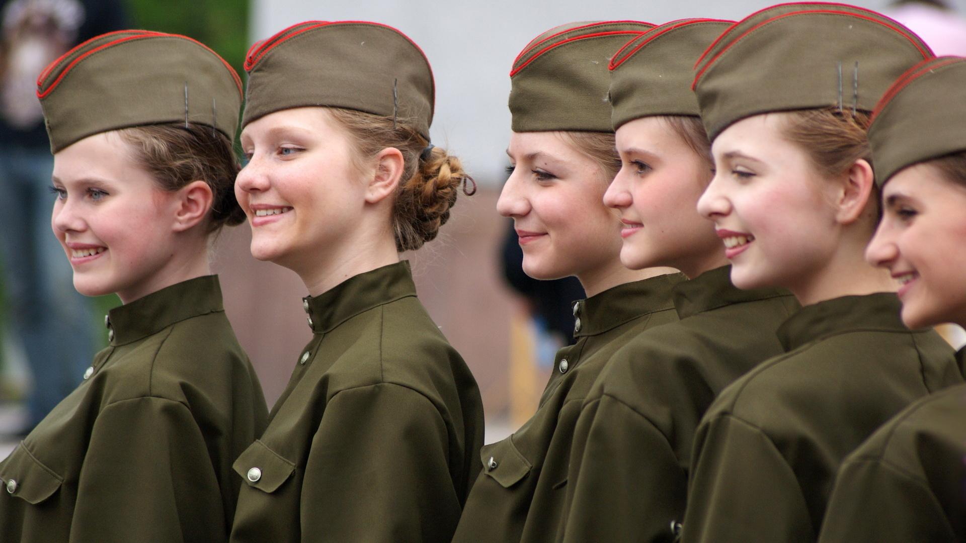 Sorrir militar, jovem mulher, mulheres jovens, moça Meninas Exército