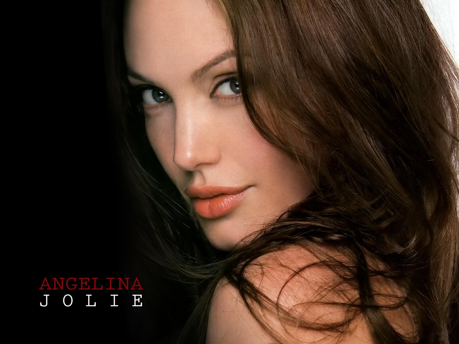 Desktop Hintergrundbilder Angelina Jolie Prominente