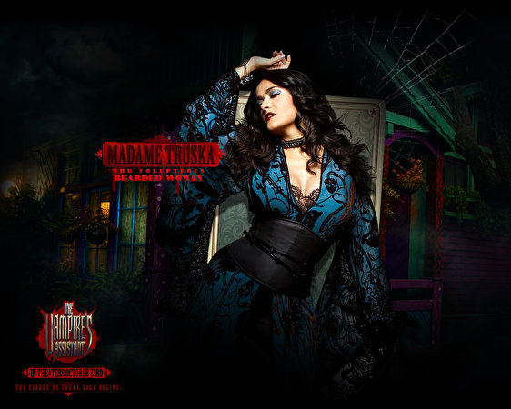 Desktop Hintergrundbilder Mitternachtszirkus – Willkommen in der Welt der Vampire Film 562x450