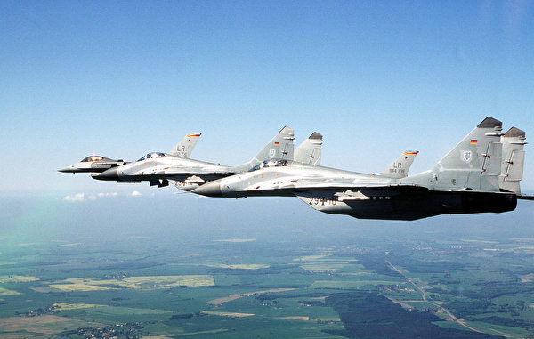 Achtergrond MiG-29 Jachtvliegtuig Vliegtuigen Luchtvaart 600x381 vliegtuig