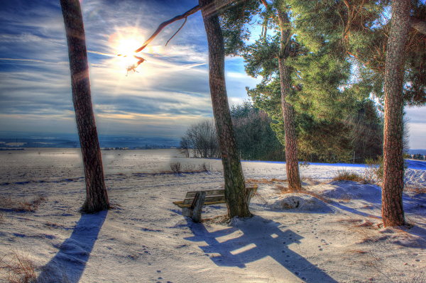 Achtergrond Lichtstralen Duitsland HDR Winter Natuur Sneeuw Seizoen 600x399 Stralen van licht