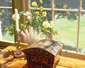 Image Roses Window Vase