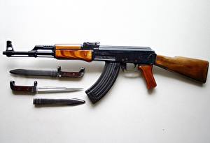 Tapety na pulpit Karabin automatyczny AK 47 1947