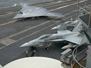 Bakgrundsbilder på skrivbordet Obemannad luftfarkost X-47B & F-18 Luftfart