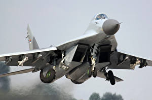 Bakgrunnsbilder Et fly Jagerfly MiG-29