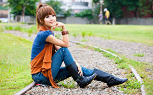 Picture Asiatic Wearing boots Girls