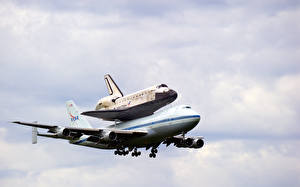 Picture Airplane Boeing Boeing 747-100 Space Shuttle Discovery Aviation